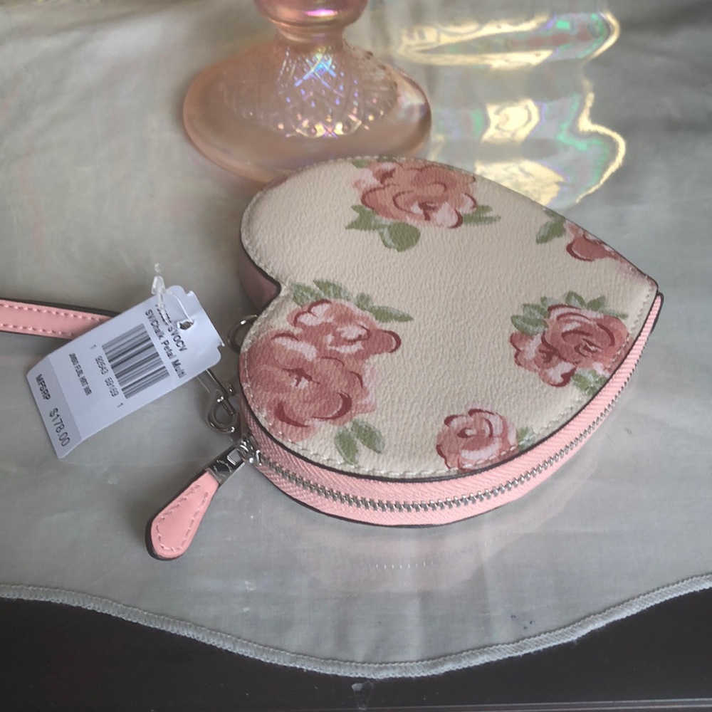 🌸 Coach Rose Petal Wristlet 🌸